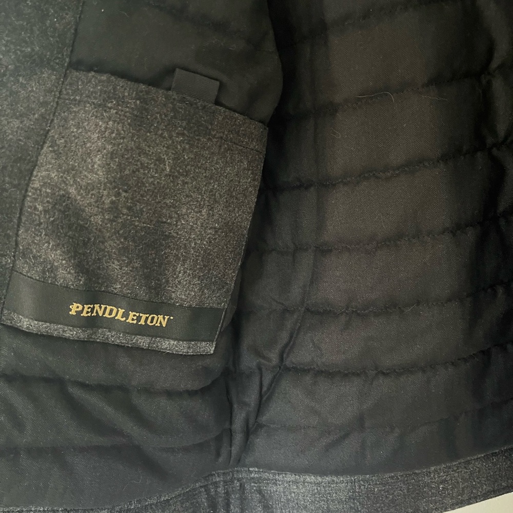 Men's Gray Jacket - image 5